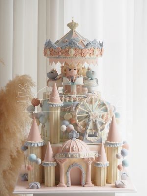 粉嫩旋轉木馬搭配城堡，摩天輪，整體可可愛愛，台北市客製化蛋糕