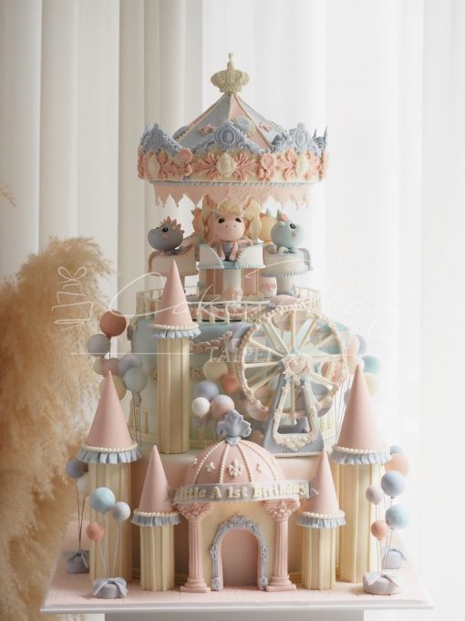 粉嫩旋轉木馬搭配城堡，摩天輪，整體可可愛愛，台北市客製化蛋糕