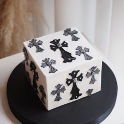 Chrome Hearts蛋糕，搭配Chrome Hearts logo